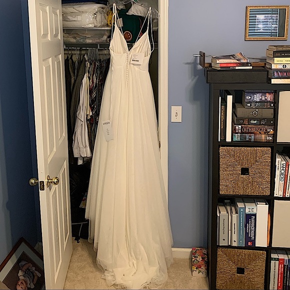 Wedding Dress - Picture 6 of 8